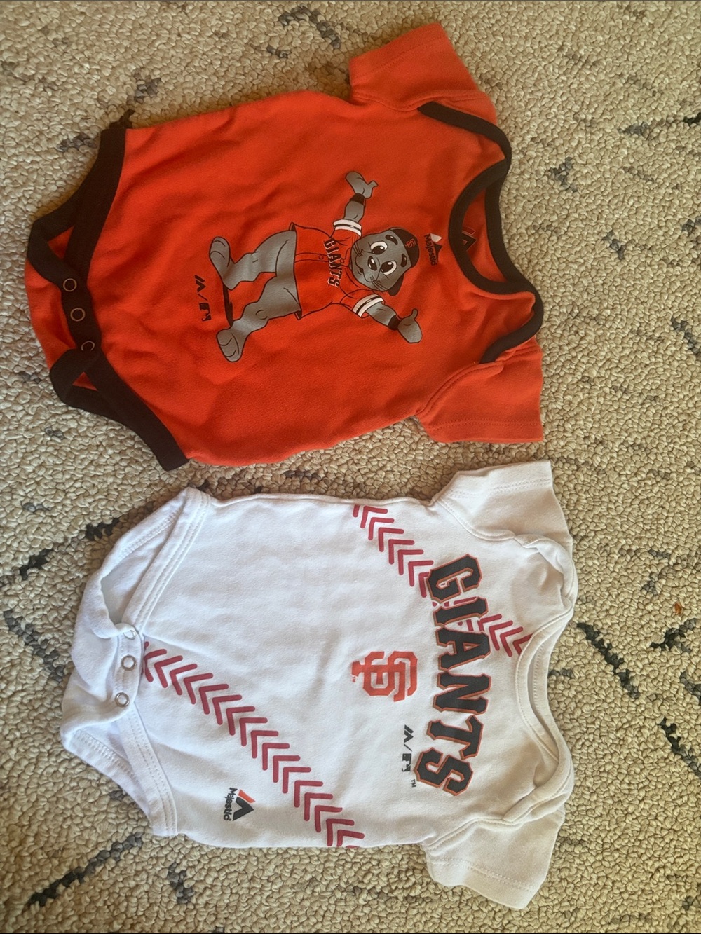 Majestic Orange & White San Francisco Giants Baby Bodysuit Set 3-6 months